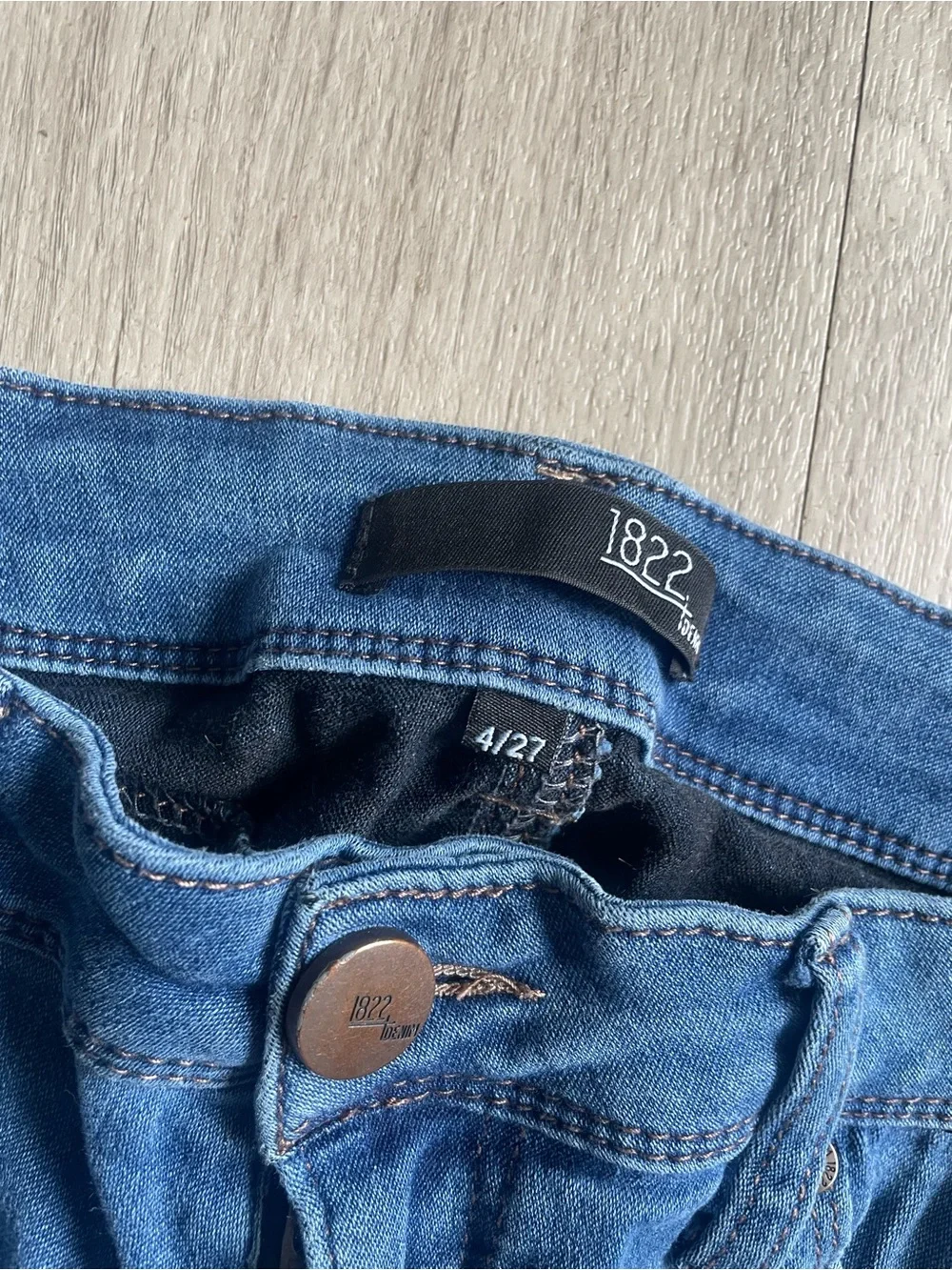 1822 Denim Women’s Skinny Jeans - Medium Blue Wash